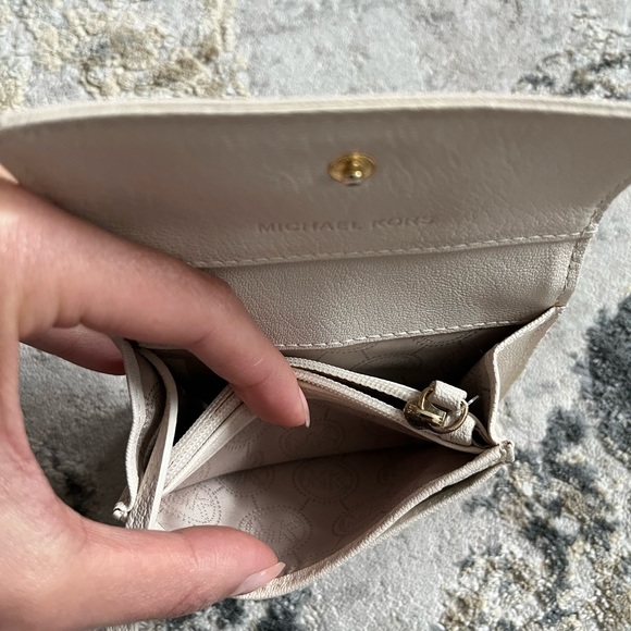 MK wallet - Picture 6 of 8